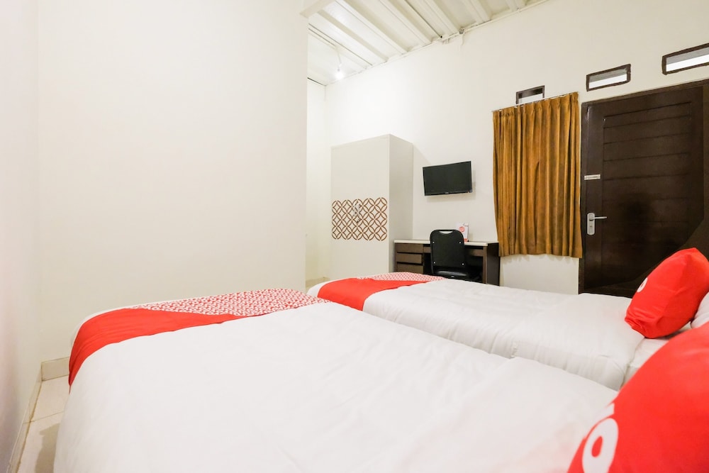Standard Twin Room - Photo 3