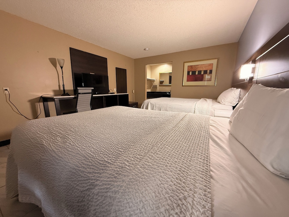 Room, 2 Queen Beds, Non Smoking photo 3