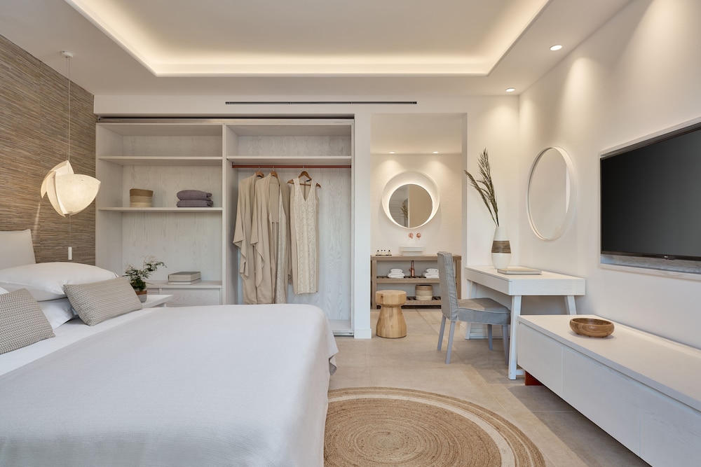 Elite Two-Bedroom Suite Sea View with Private Pool photo 2