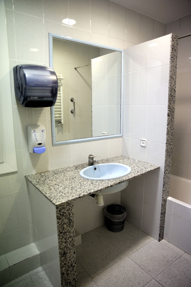 Single Room, Shared Bathroom (Single bed) photo 3