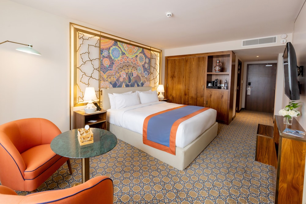 Privilege, Room, 1 King Bed, Bay View - Photo 1