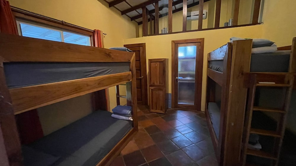 Basic Shared Dormitory, Mixed Dorm