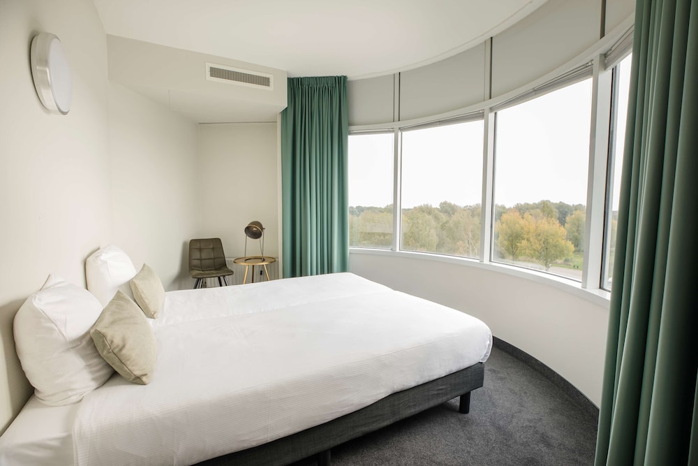 Comfort Room, Multiple Beds, Non Smoking - Photo 7