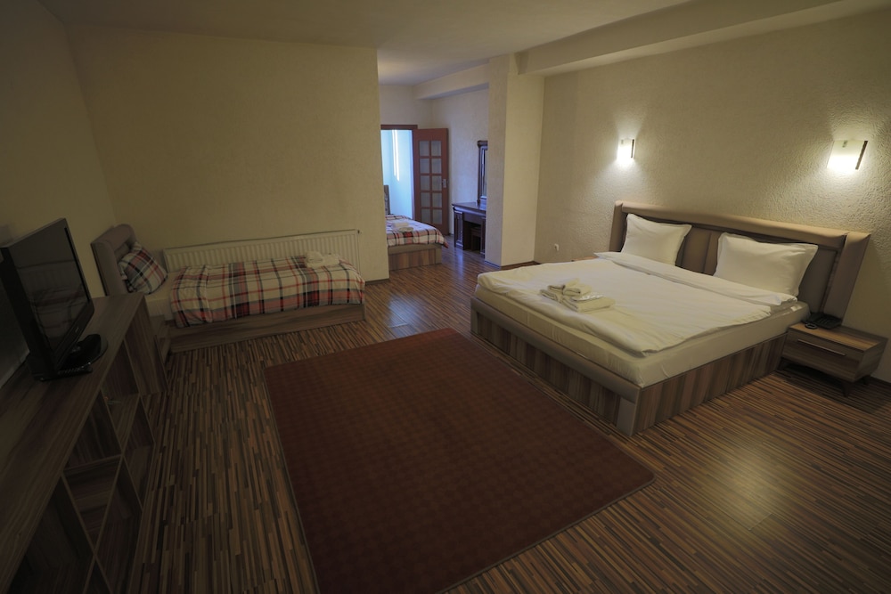 Deluxe Twin Room photo 3