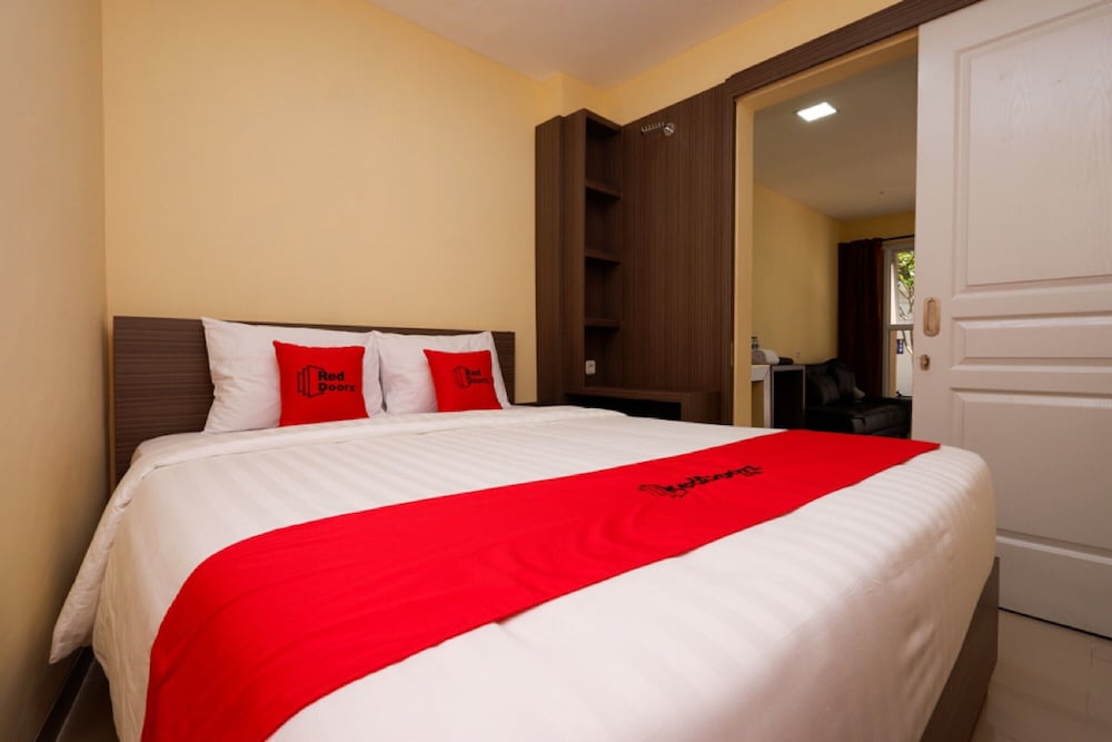 Deluxe Room - Photo 7