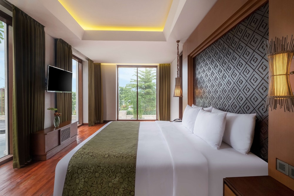 Suite, City View