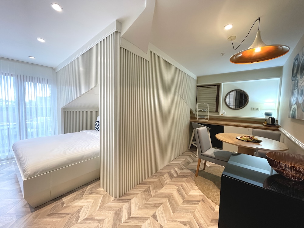 Terrace Superior Room, King photo 1