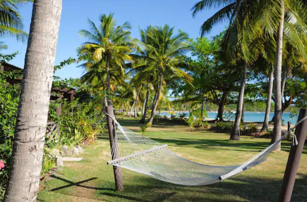 Beachfront Bure - No Kids Under 15 - Photo 8