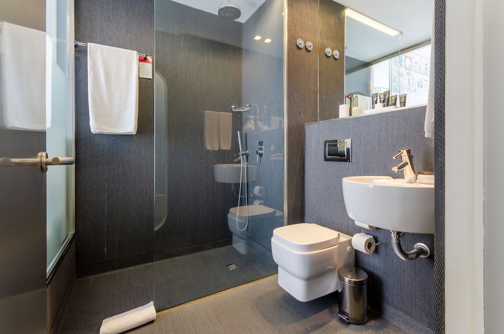 Classic Double or Twin Room - Photo 6