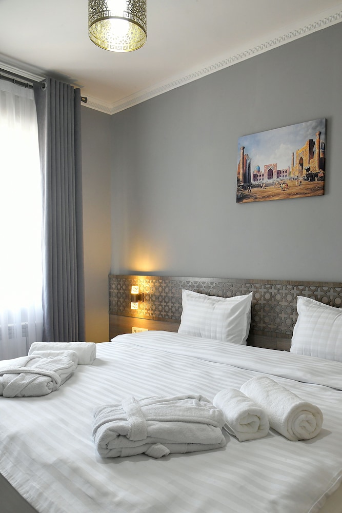 Deluxe Double Room - Photo 1