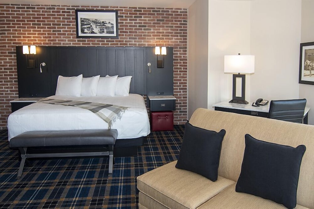 Tower Suite photo 1