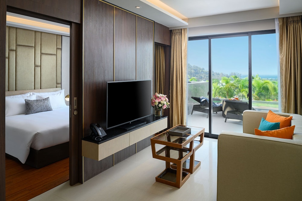 Deluxe Ocean View with Plunge Pool - Photo 21
