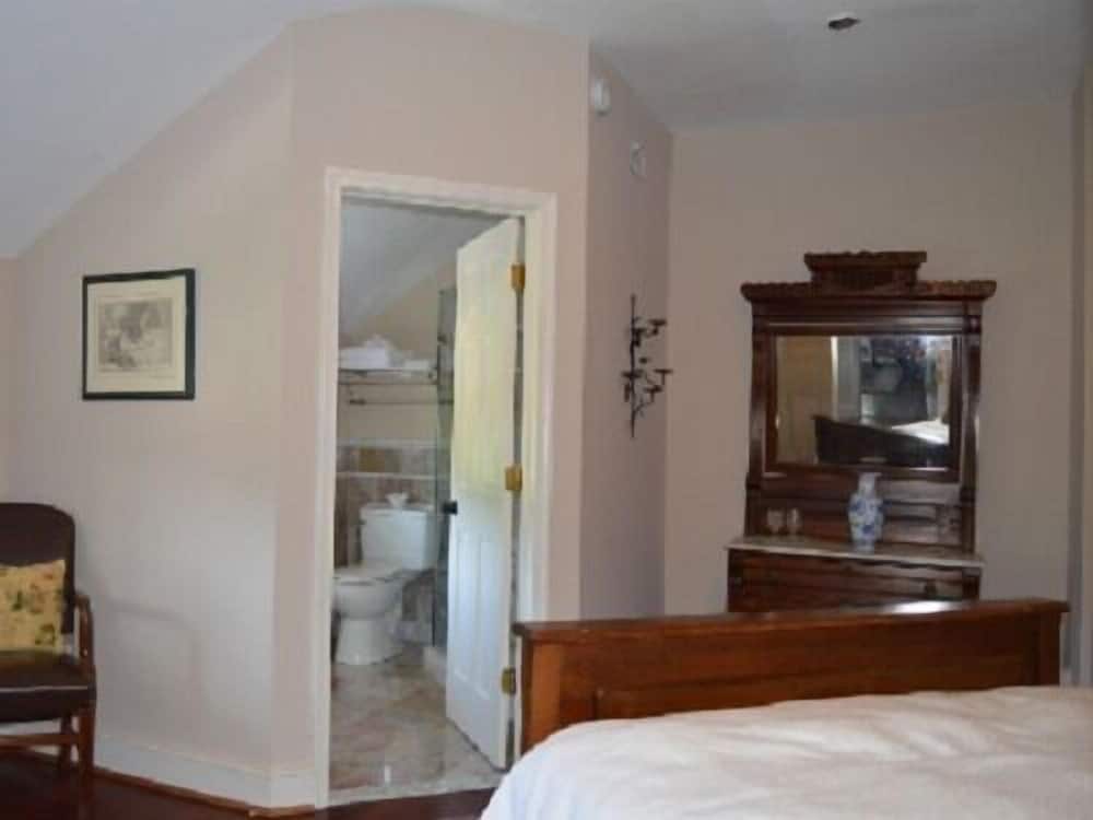 Suite, Ensuite (The Edelweiss Suite) photo 2