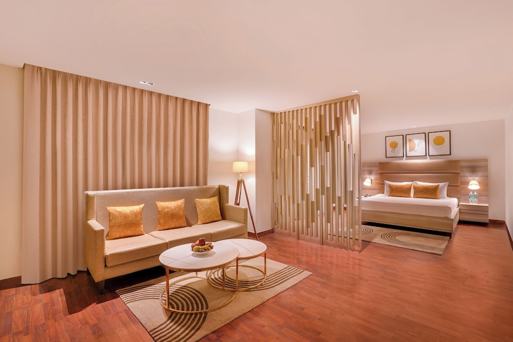Studio Suite - Photo 1