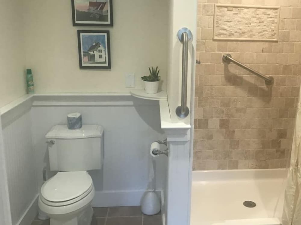 Premium Double Room, Ensuite (Mt. Adam Suite) photo 3