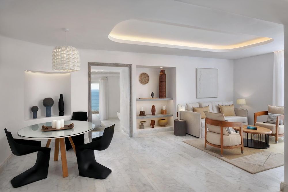 Galaxy 1 Bedroom Pool Suite