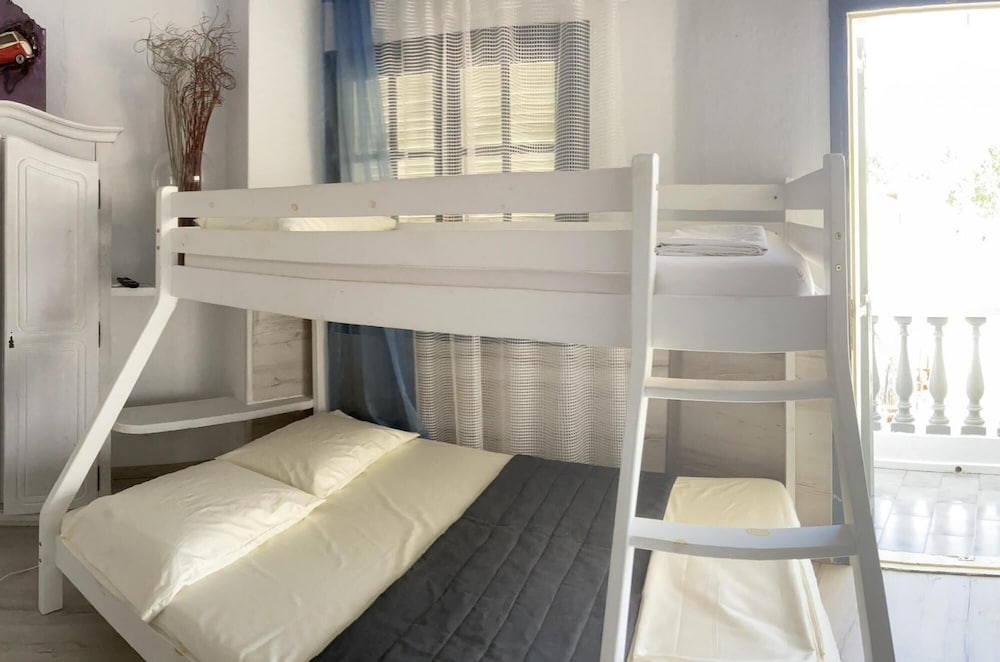 Villa photo 3