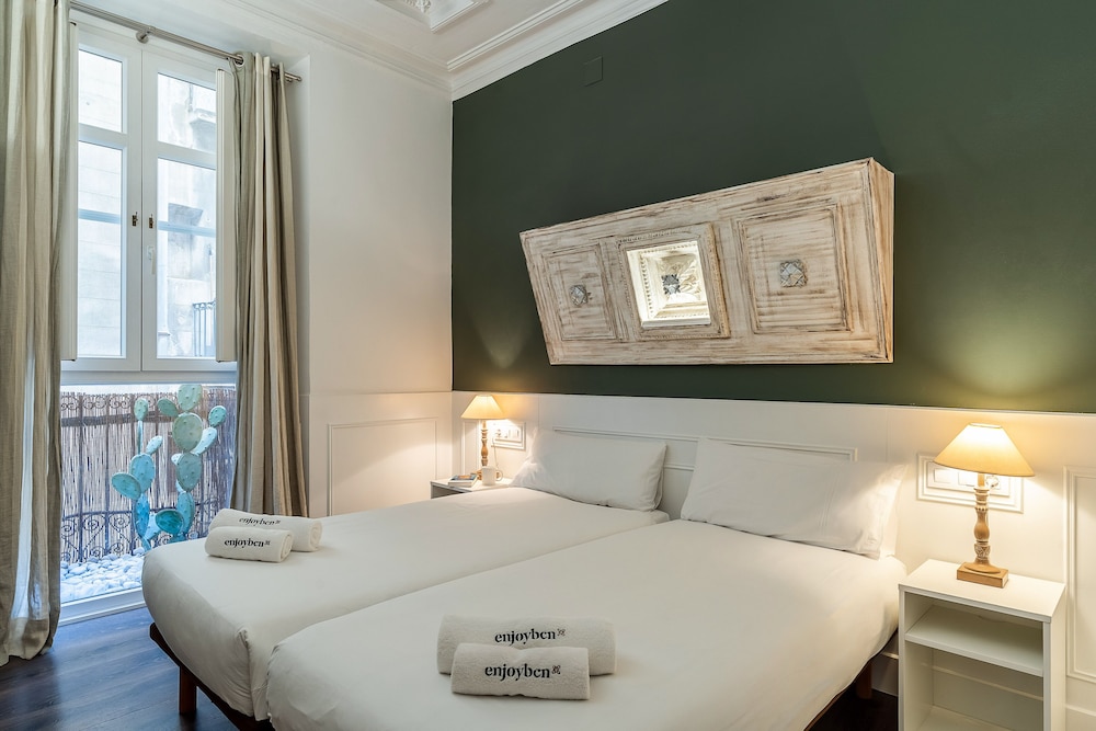 Design Apartment, 3 Bedrooms, City View photo 3