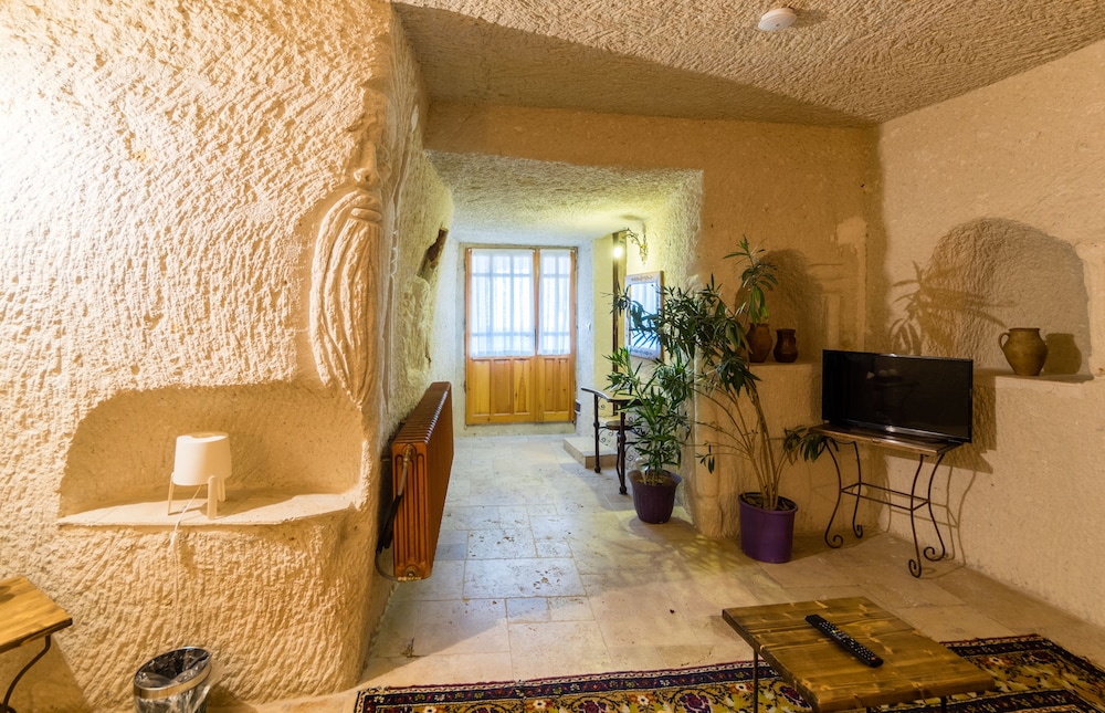 Standard Triple Room (105) photo 3