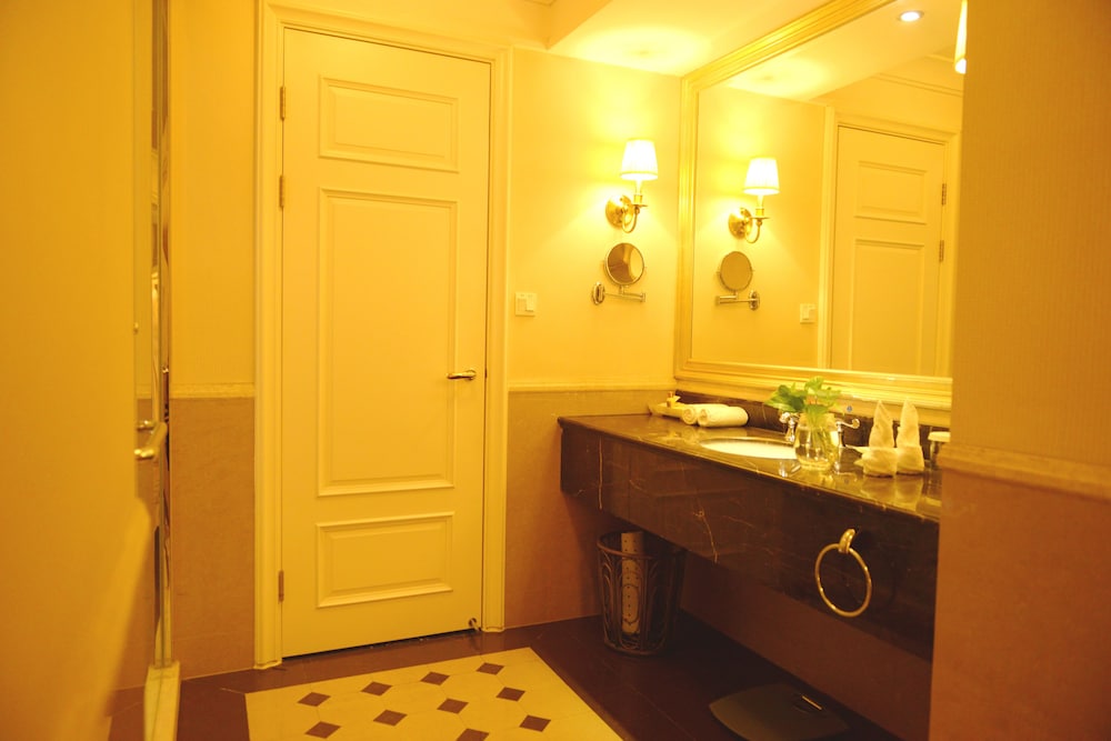 Deluxe Suite photo 3