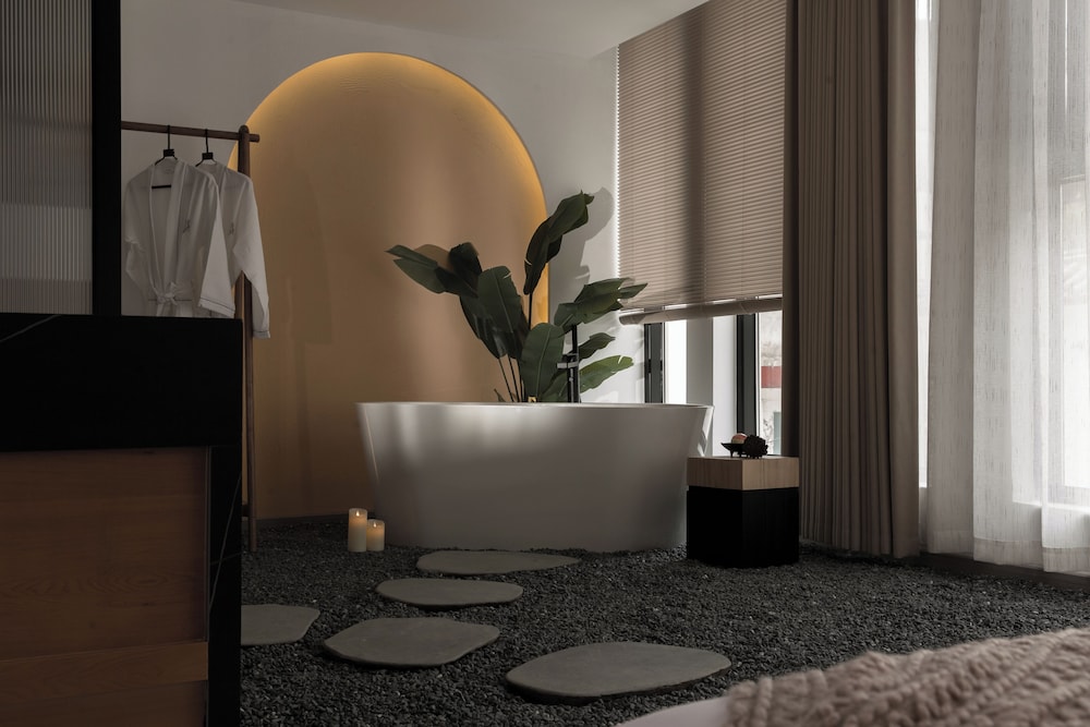 Grand Double Room, City View