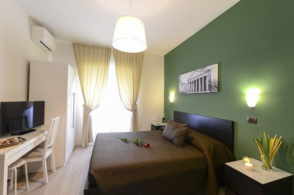 Double Room (Pantheon)