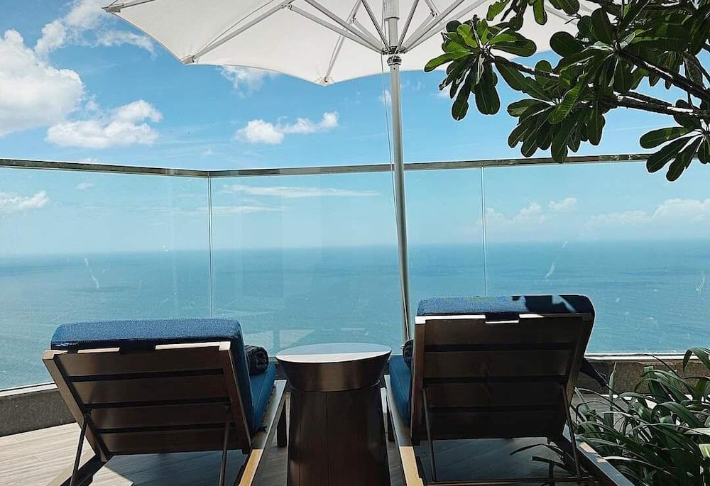 Panoramic Penthouse, 2 Bedrooms, Private Pool, Bay View