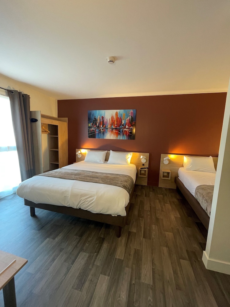 Superior Triple Room, Multiple Beds photo 2
