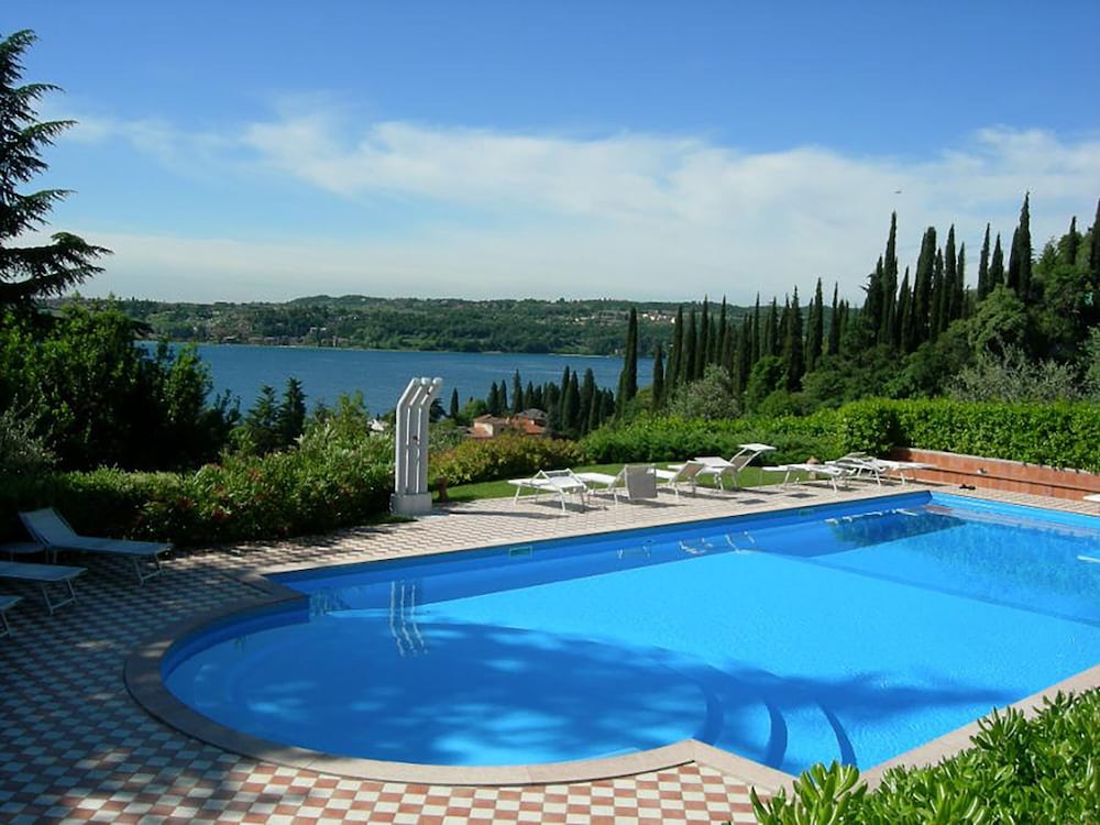 Apartment, 2 Bedrooms, Patio, Garden View