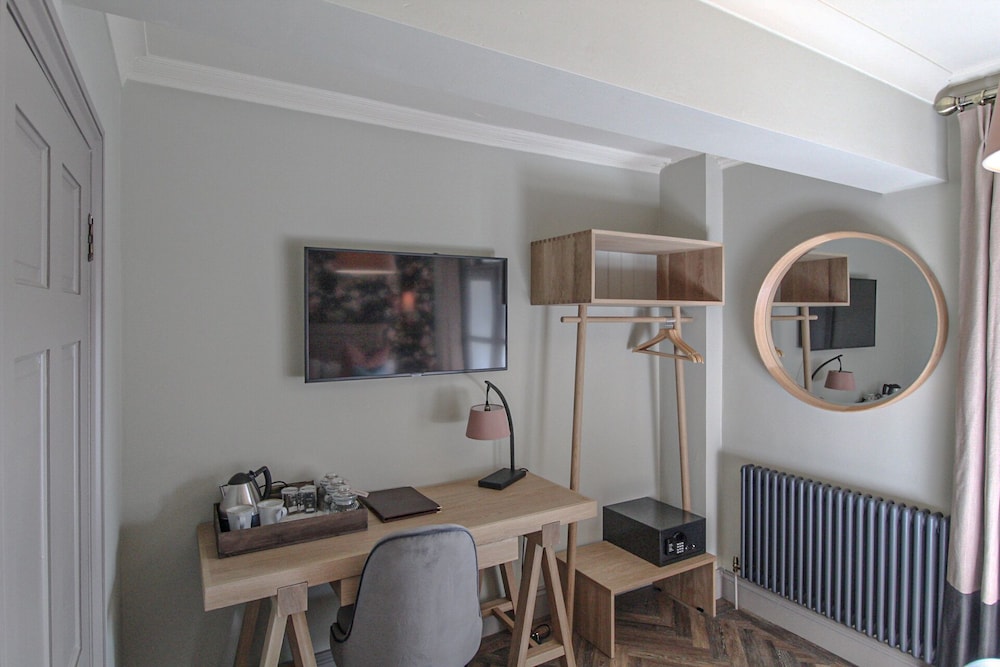 Double Room, Ensuite - Photo 8