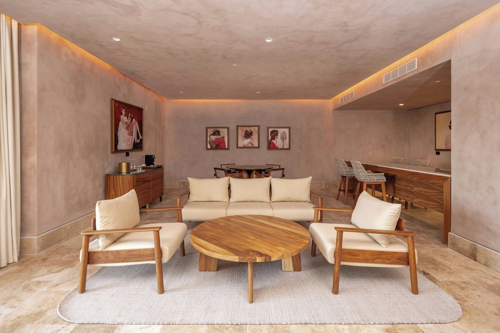 Junior Suite, 1 King Bed, Balcony, Oceanfront
