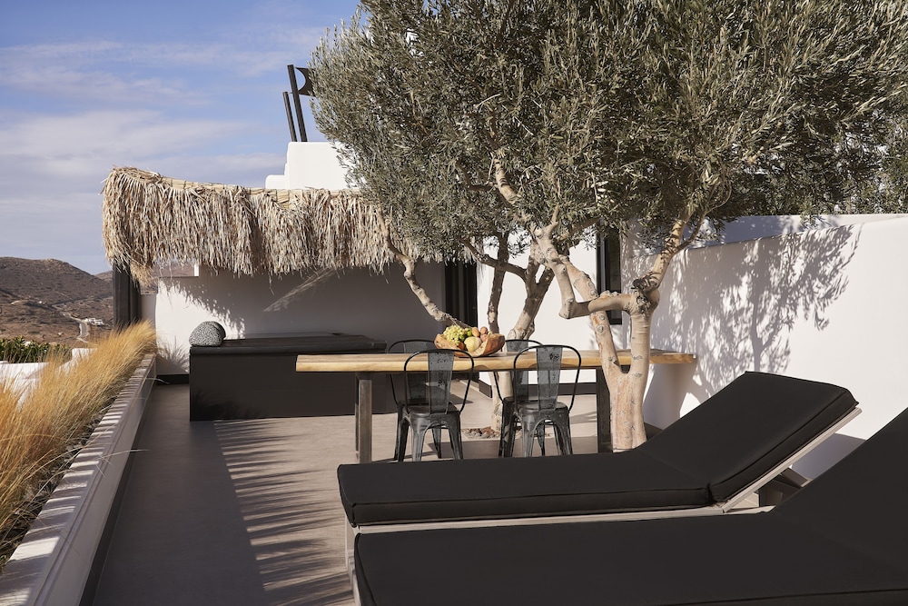 Suite, Hot Tub, Sea View (Design) photo 2