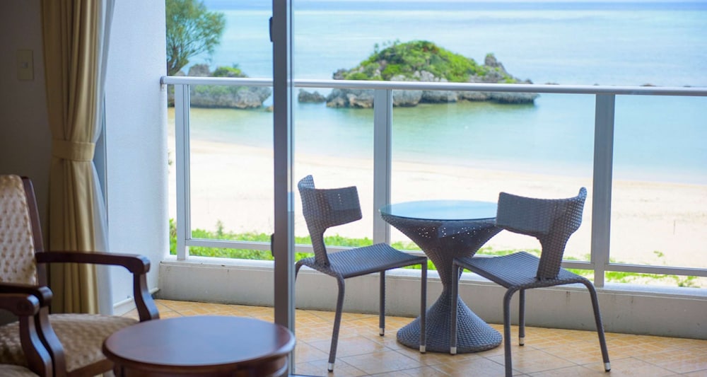 Standard Room, 2 Twin Beds, Balcony, Ocean View (With Extra Bed) photo 1