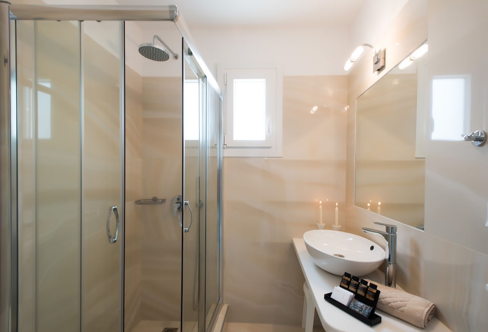 Suite, Sea View (Split Level) photo 2