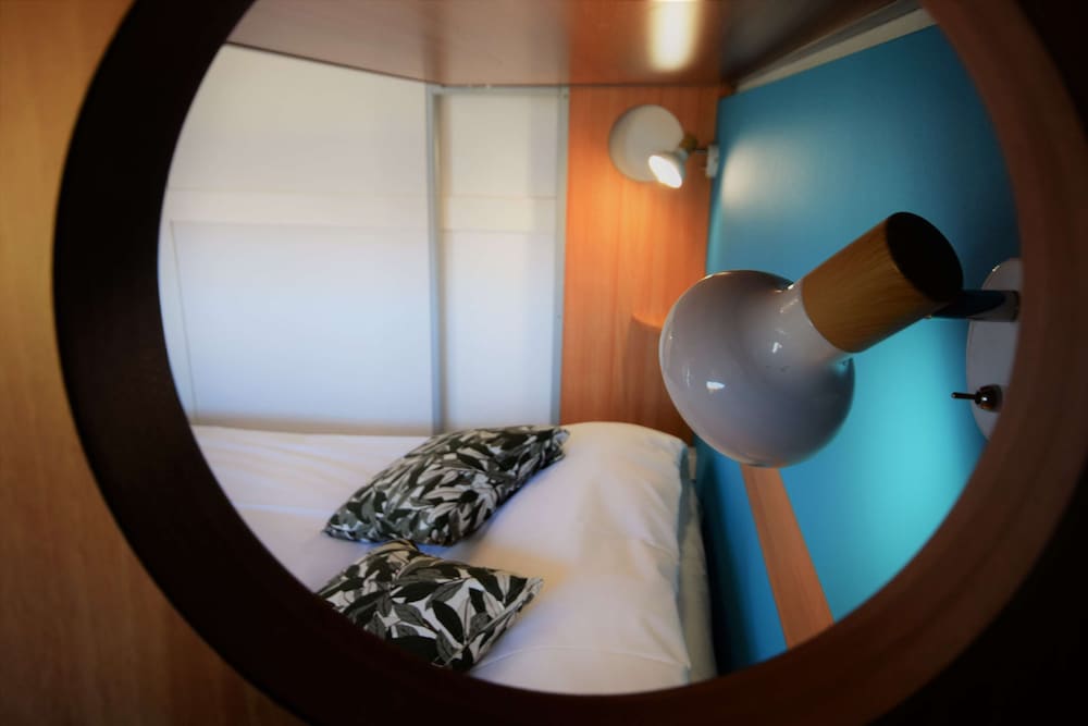 Standard Room, 3 Twin Beds - Photo 3
