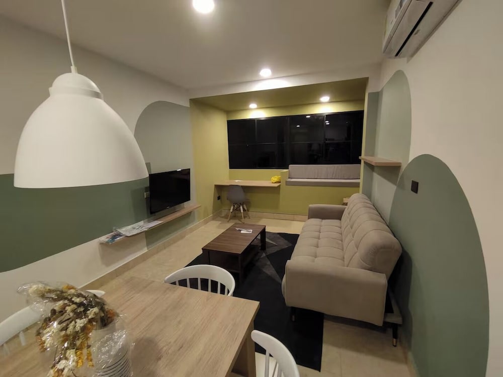 City Apartment, 2 Bedrooms, Air conditioning
