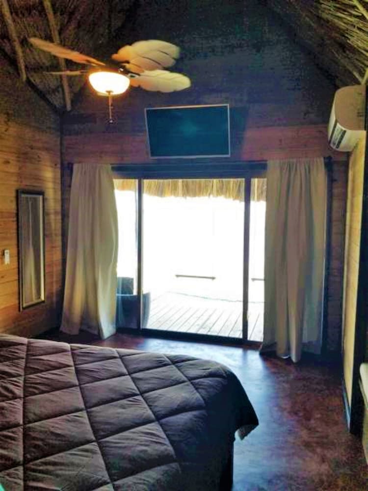 Honeymoon Duplex, 1 King Bed, Private Pool, Ocean View photo 3