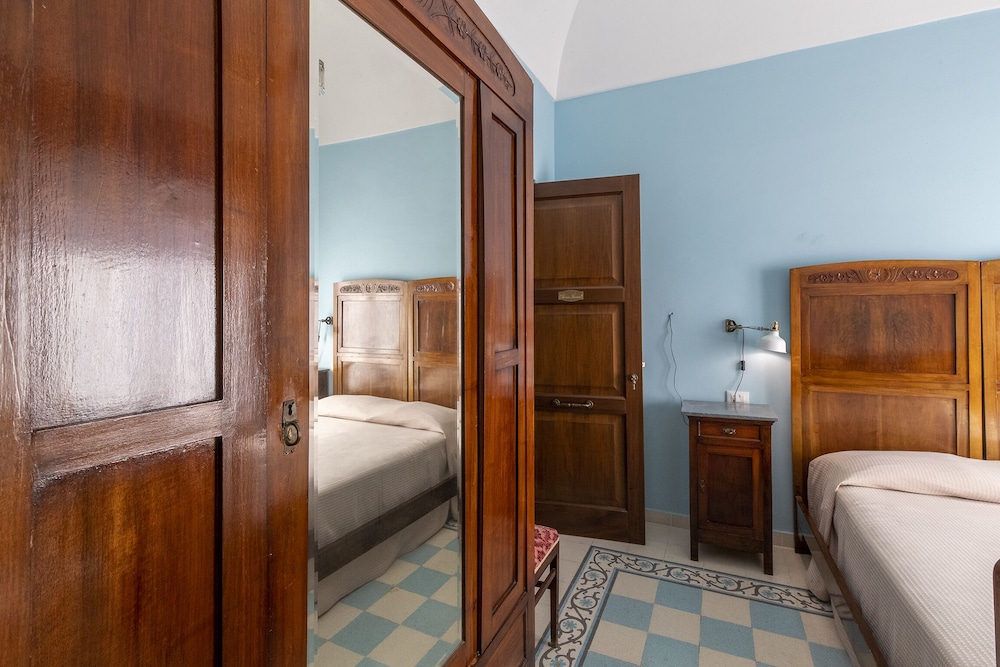 Economy Room, 1 Double Bed (Azzurra o Gialla) photo 3