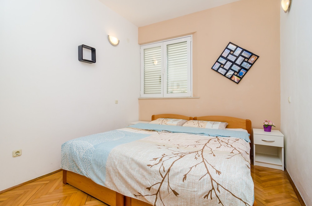 Apartment (One Bedroom Apartment With Terrace)