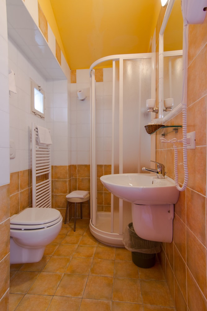 Standard Single Room photo 2