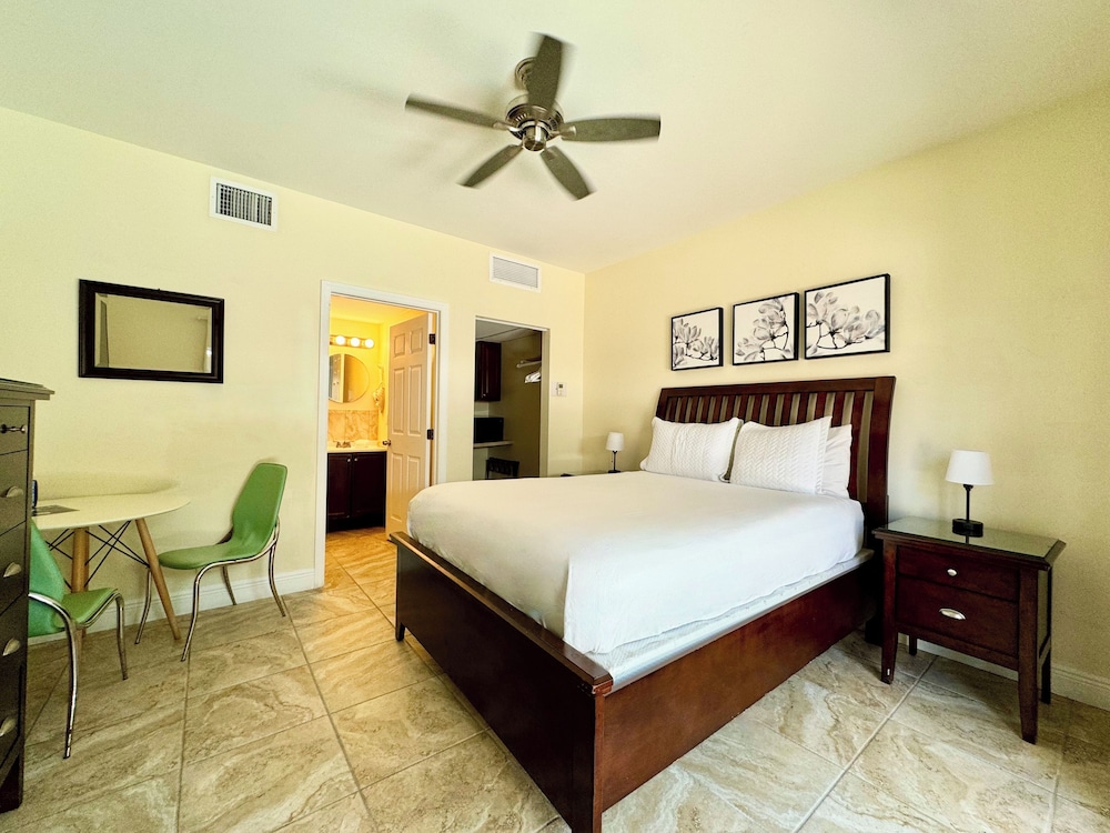 Standard Double Room, 1 King Bed, Ensuite (Premier King Room)