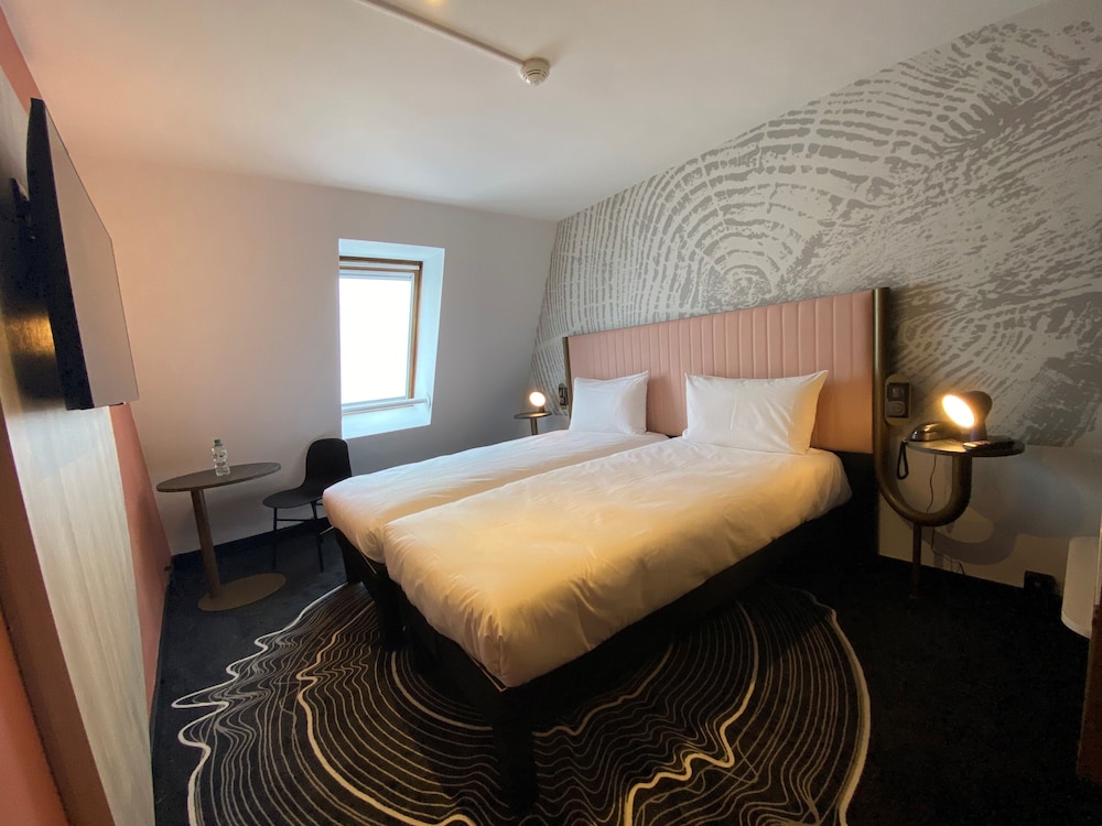 Standard Twin Room, 2 Twin Beds - Photo 2