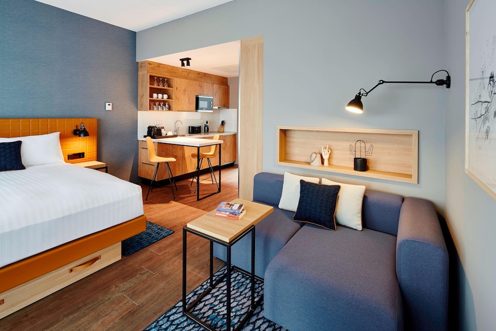 Studio, 1 Queen Bed, City View photo 3