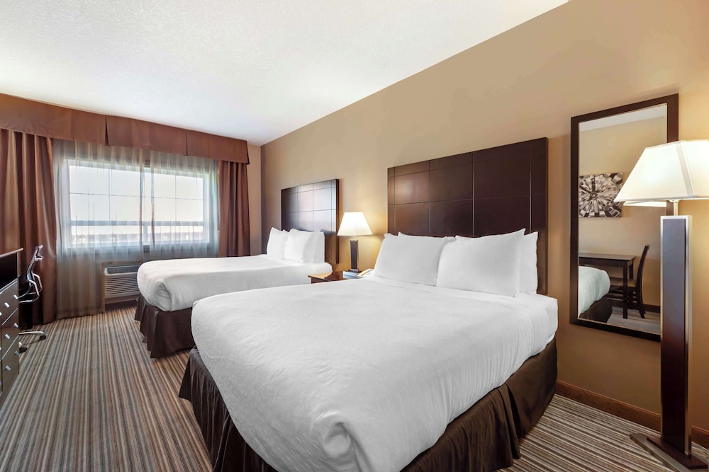 Suite, Multiple Beds, Non Smoking, Refrigerator & Microwave (with Sofabed) photo 1