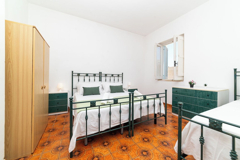 Apartment, 3 Bedrooms, Patio
