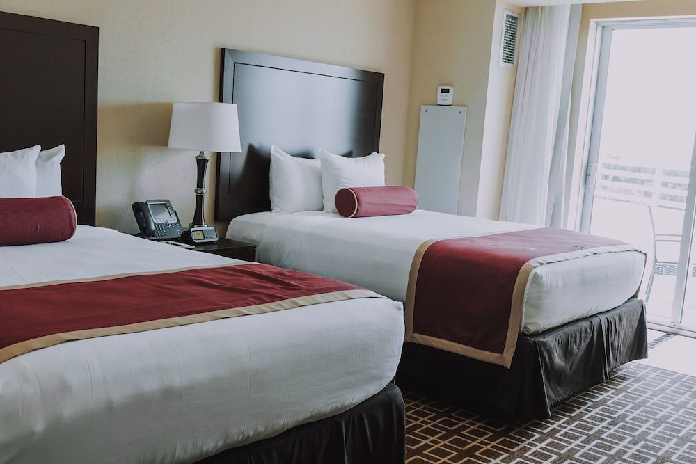 Deluxe Room, 2 Queen Beds photo 2