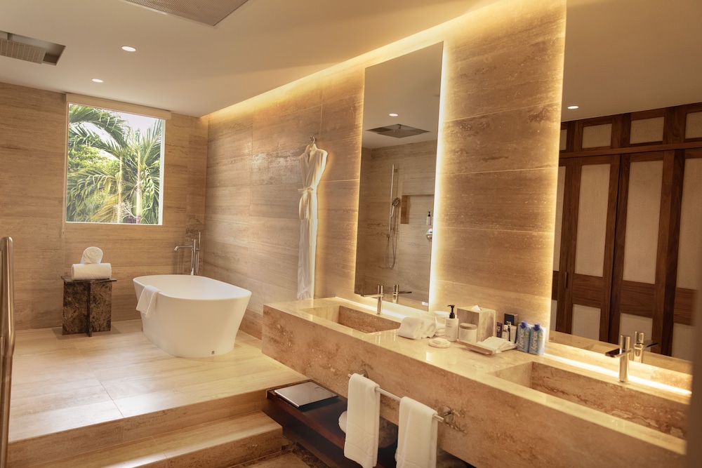 Luxury Suite Ocean Front King with Private Pool & Outdoor Shower Diamond Club - Photo 11