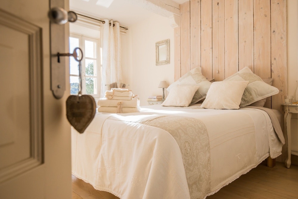 Double Room, 1 Bedroom, Ensuite, Garden View (Serena) photo 2