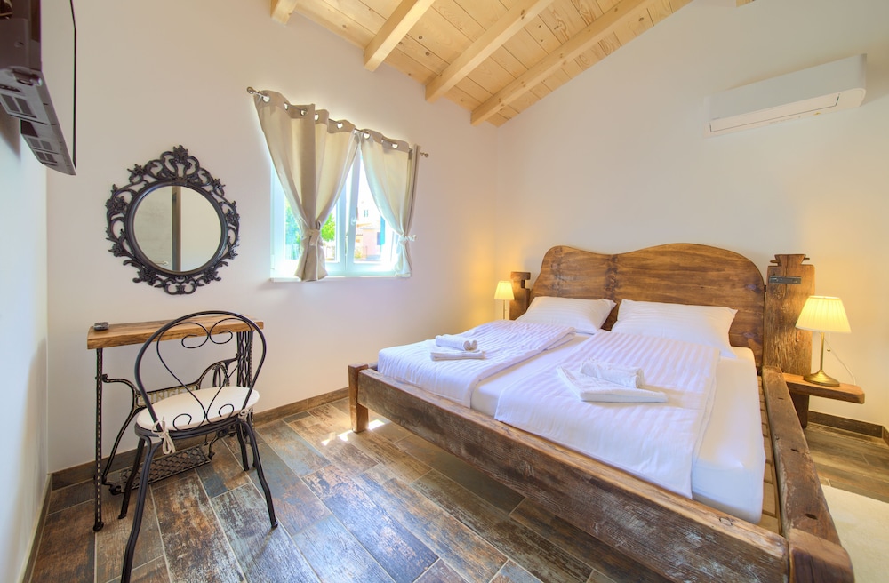 Deluxe Villa (3)