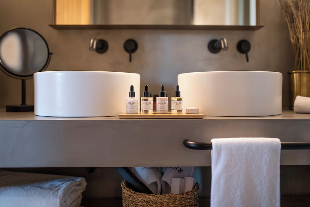 Junior Suite (Single Use TERRACE LARIOS)